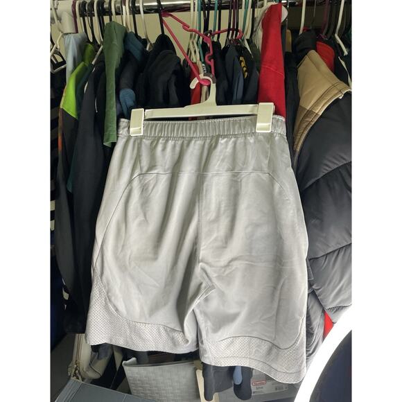 Size S- Nike Gray Men’s Dri-Fit Athletic Shorts Inseam - Picture 2 of 4